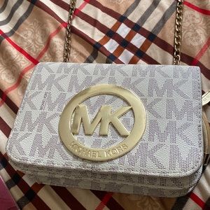 MK PURSE